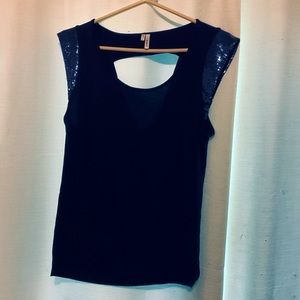 Studio Y Women’s Navy Blue top size Large